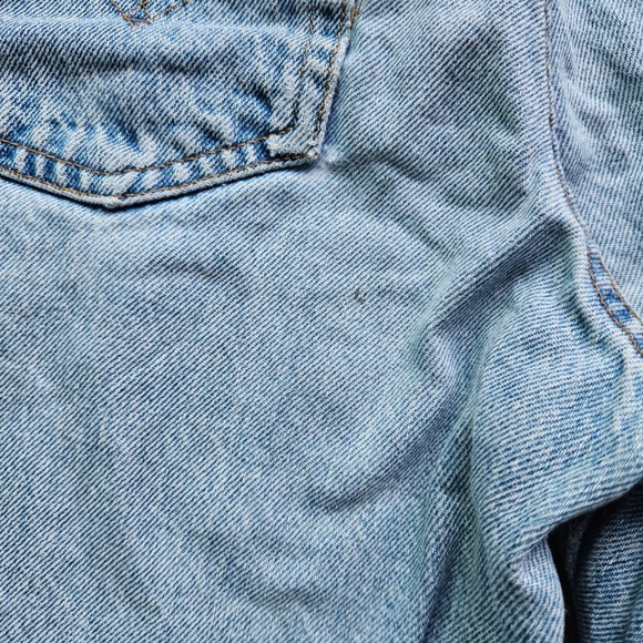 Levis 551 Relaxed Fit Cut Off Denim Jorts Light Wash Blue Made in USA 6P - Picture 3 of 7